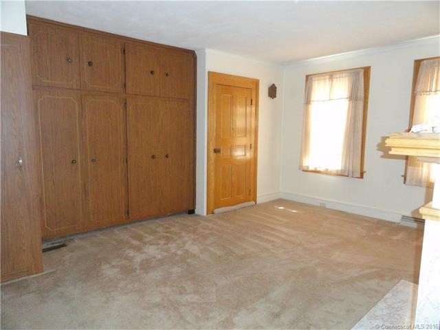 71Gilbert Ave, Hamden, CT 06514