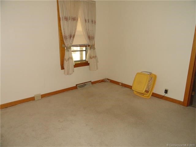 71Gilbert Ave, Hamden, CT 06514