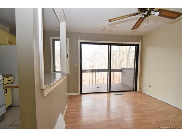 144 Towne House Rd, Hamden, CT 06514