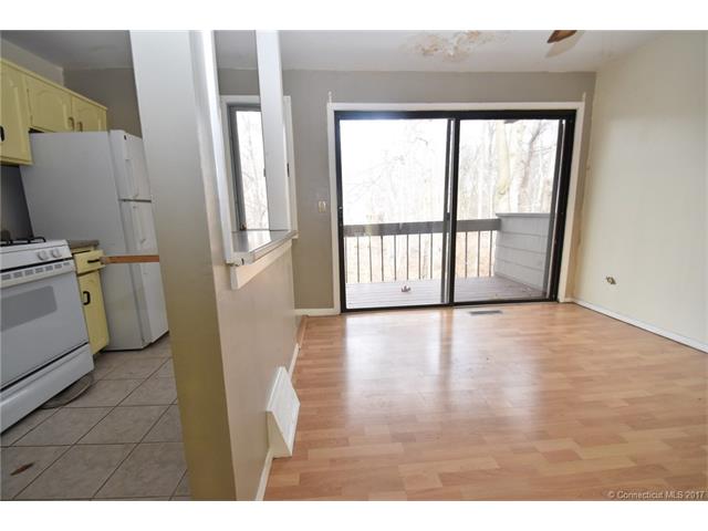 144 Towne House Rd, Hamden, CT 06514