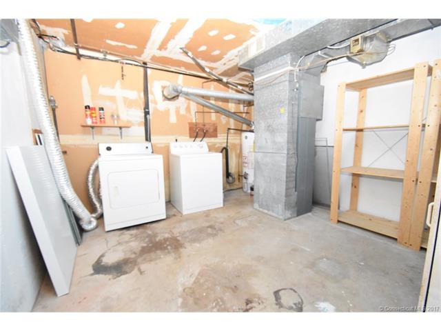 144 Towne House Rd, Hamden, CT 06514