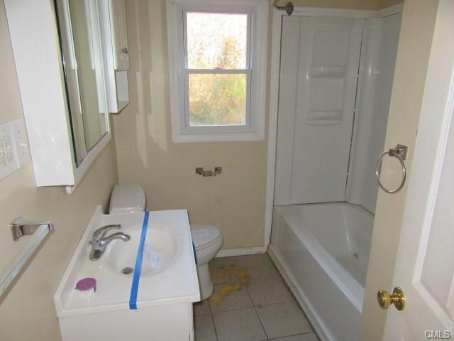 87 Mueller Drive, Hamden, CT 06514