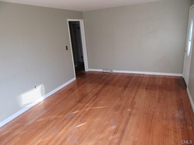 87 Mueller Drive, Hamden, CT 06514