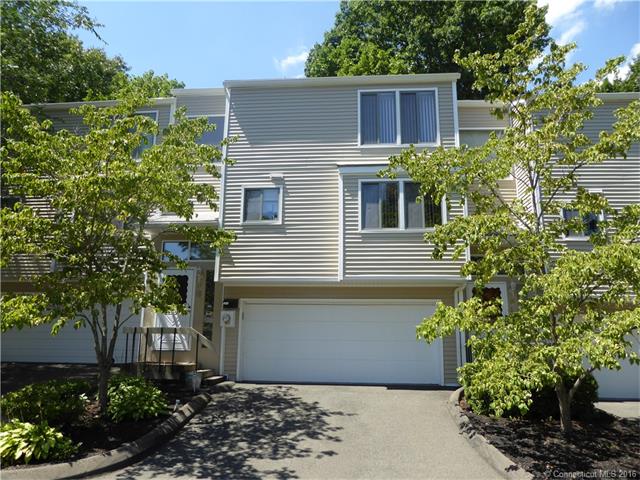 64 Shepards Knoll Dr, Hamden, CT 06514