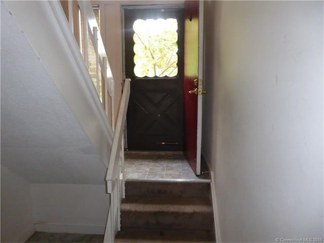 64 Shepards Knoll Dr, Hamden, CT 06514