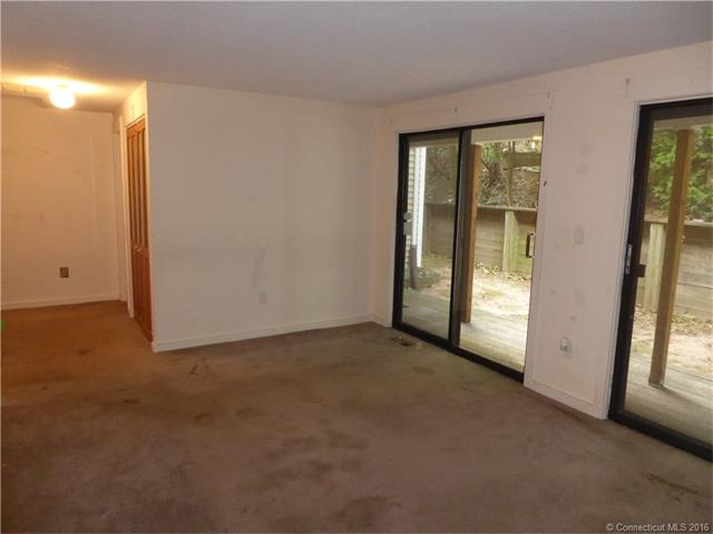 64 Shepards Knoll Dr, Hamden, CT 06514