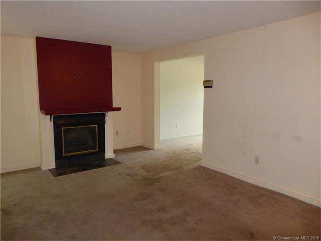 64 Shepards Knoll Dr, Hamden, CT 06514