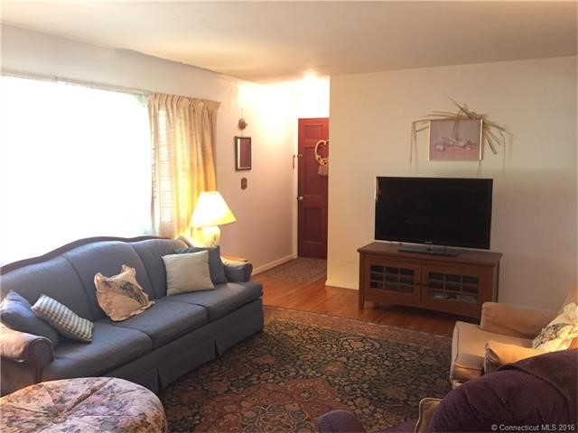 329Gilbert Ave, Hamden, CT 06514