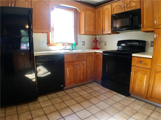 40 Welch Rd, Hamden, CT 06514