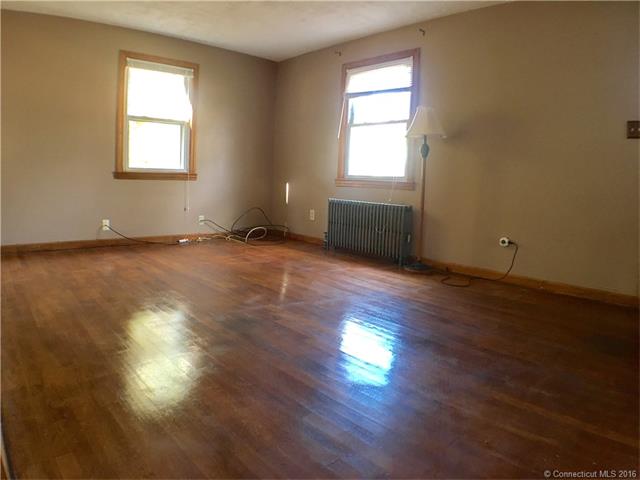 40 Welch Rd, Hamden, CT 06514