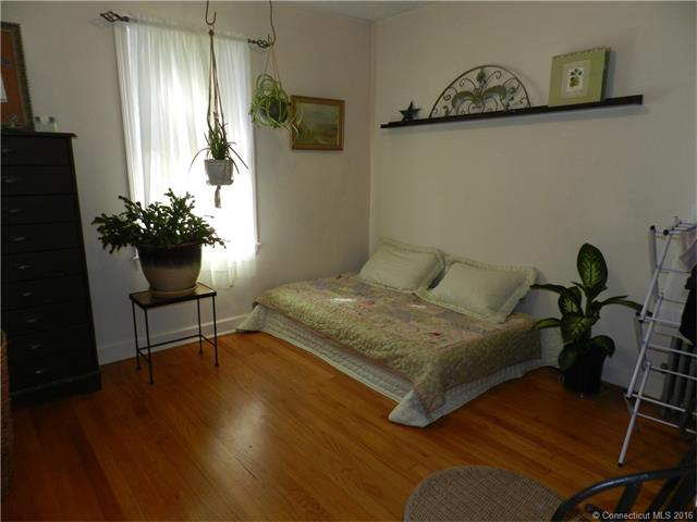 394 Circular Ave, Hamden, CT 06514