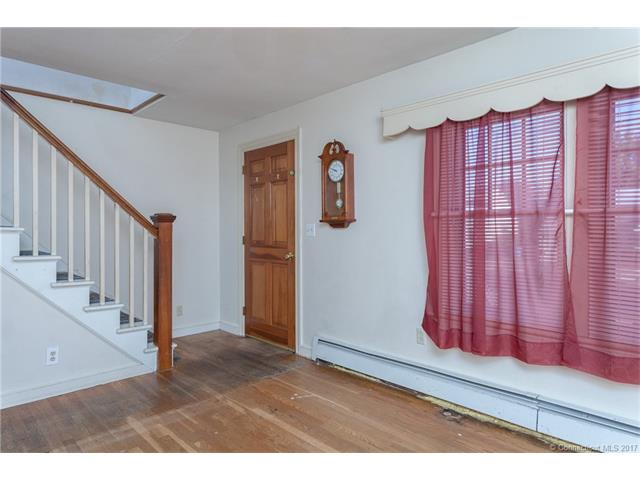 84 West Helen St, Hamden, CT 06514