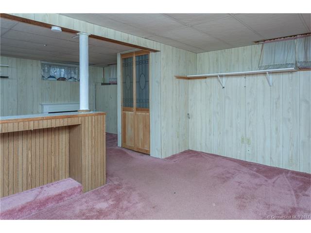 84 West Helen St, Hamden, CT 06514