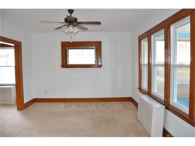 78Helen St, Hamden, CT 06514