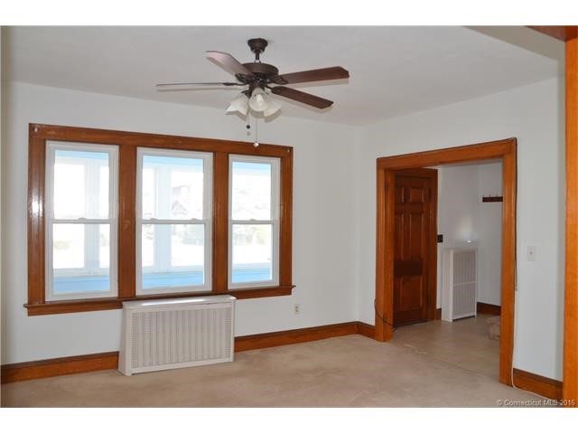 78Helen St, Hamden, CT 06514