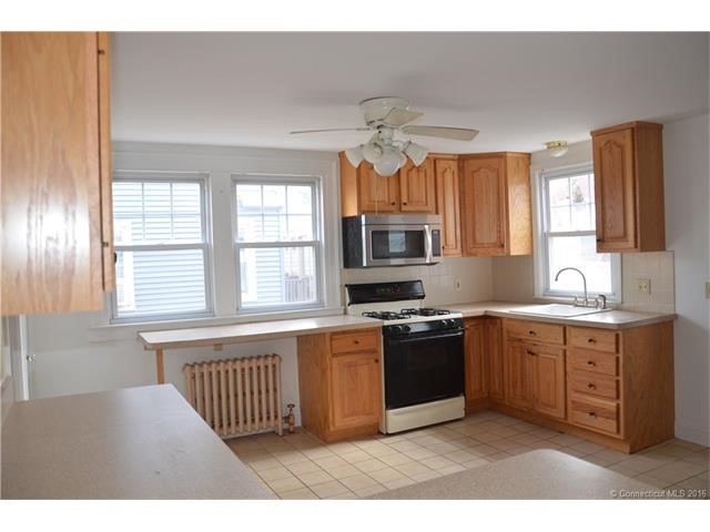 78Helen St, Hamden, CT 06514