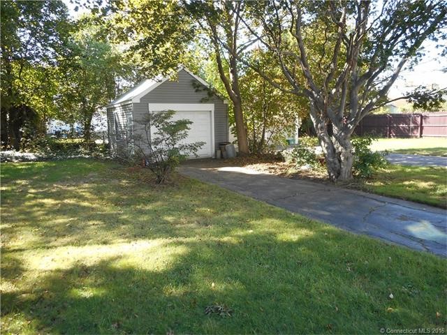 24Beacon St, Hamden, CT 06514