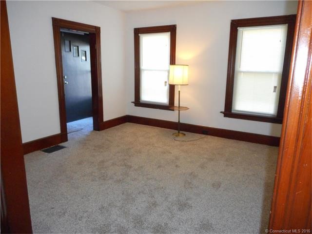 24Beacon St, Hamden, CT 06514