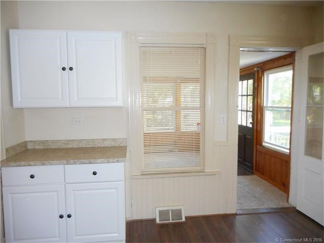 24Beacon St, Hamden, CT 06514