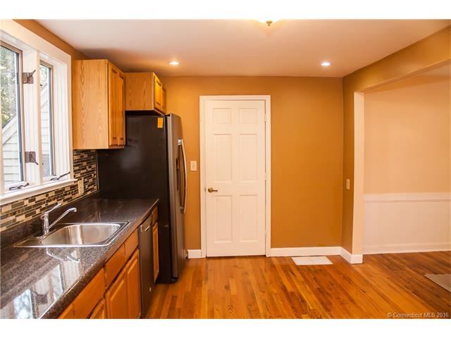 14 Loller Rd, Hamden, CT 06514