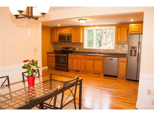 14 Loller Rd, Hamden, CT 06514
