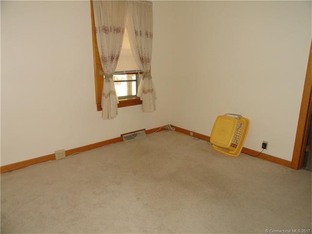 71Gilbert Ave, Hamden, CT 06514