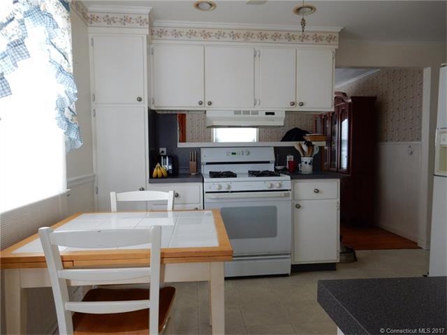 44 Battis Rd, Hamden, CT 06514