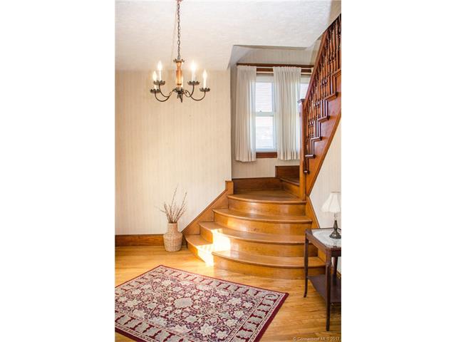 381Circular Ave, Hamden, CT 06514