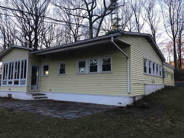 1034 Dunbar Hill RdHamden, CT, 06514New Haven County