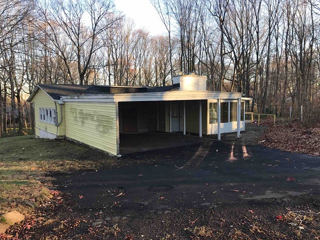 1034 Dunbar Hill RdHamden, CT, 06514New Haven County