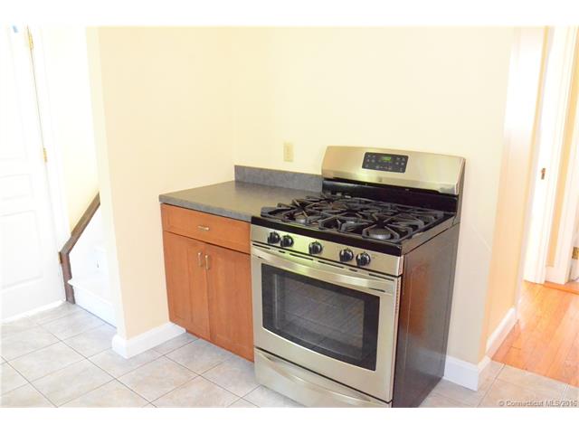 358 2nd Floor Yale Ave, New Haven, CT 06515