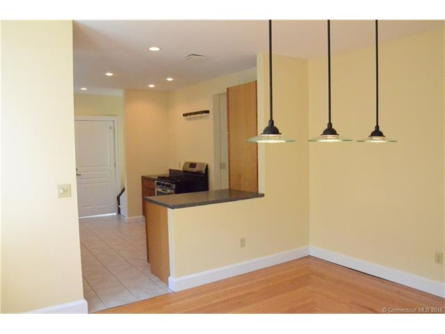 358 2nd Floor Yale Ave, New Haven, CT 06515