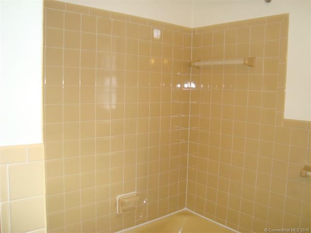 23 Pine St, W Haven, CT 06516