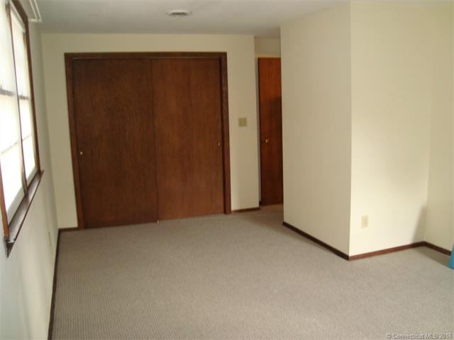 23 Pine St, W Haven, CT 06516
