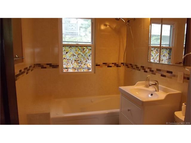 325 2nd Ave, W Haven, CT 06516