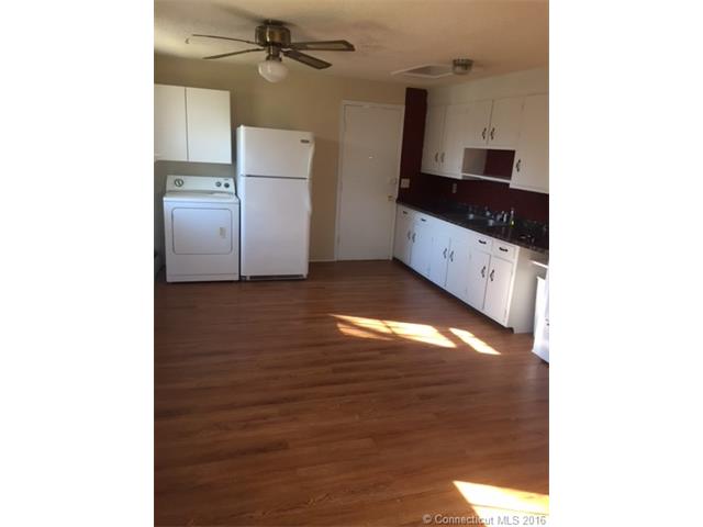 35 Rockview St, W Haven, CT 06516