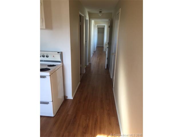 35 Rockview St, W Haven, CT 06516