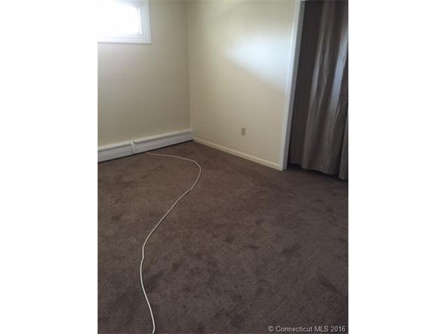 35 Rockview St, W Haven, CT 06516