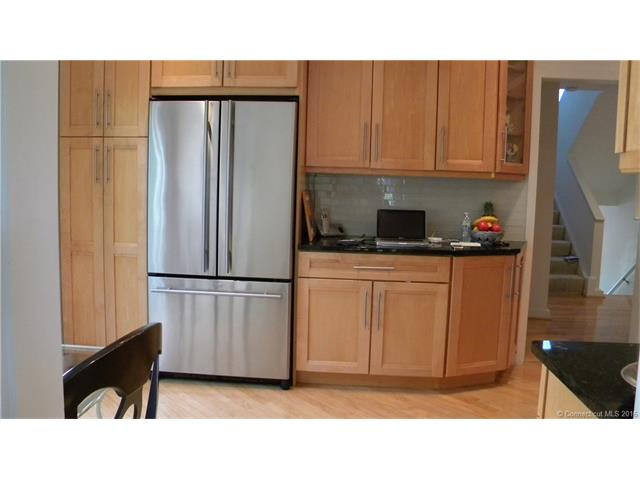 362 Berwick Lane ., W Haven, CT 06516