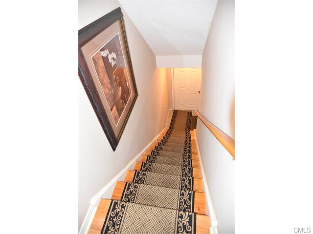 15 Crest Street, West Haven, CT 06516