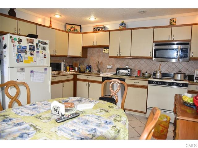 15 Crest Street, West Haven, CT 06516