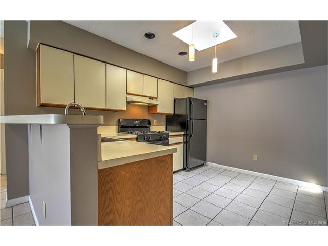 225Beach St #3C, West Haven, CT 06516
