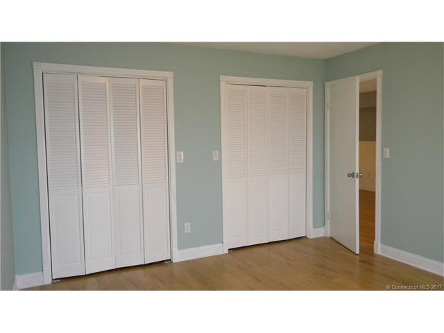 215 Beach St, W Haven, CT 06516