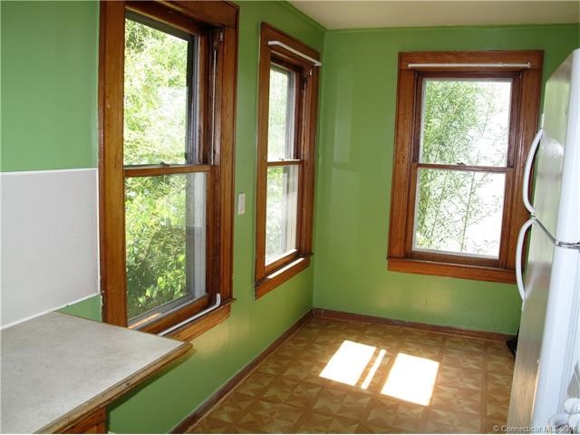 16Burwell Pl, West Haven, CT 06516
