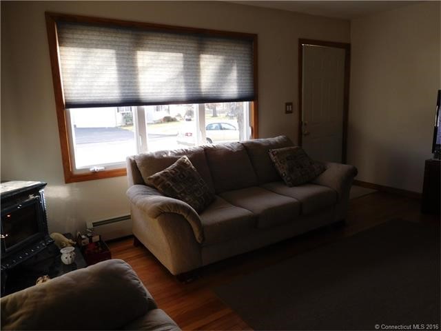 47Contact Dr, West Haven, CT 06516
