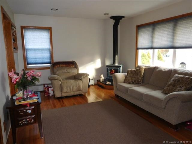 47Contact Dr, West Haven, CT 06516
