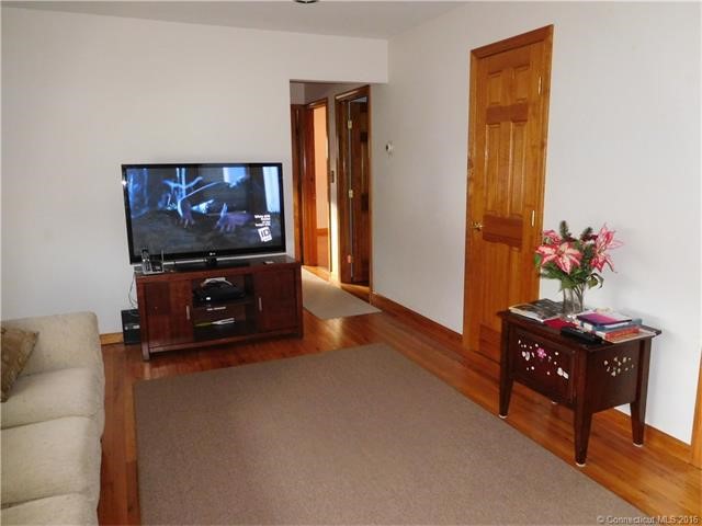 47Contact Dr, West Haven, CT 06516