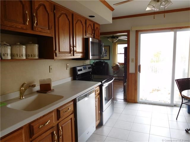 45Check Point Ln, West Haven, CT 06516