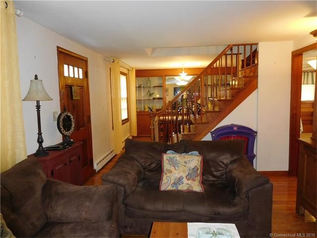 801Jones Hill Rd, West Haven, CT 06516