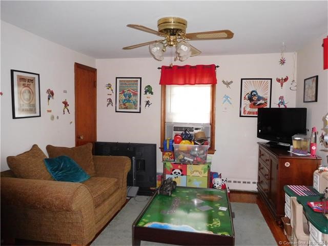 801Jones Hill Rd, West Haven, CT 06516